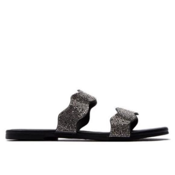 !! NEW !! Double Scalloped Strap Embellished Slide Sandals in Black - Picture 4 of 5